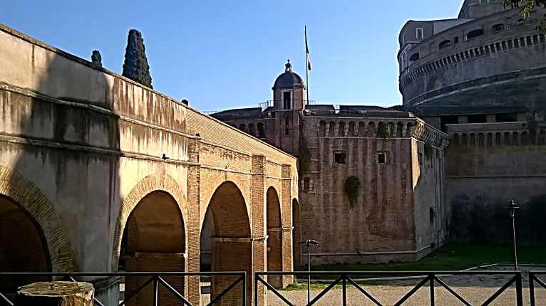 El passetto arrivant au château. Source 2016 Guiseppe Larocca.