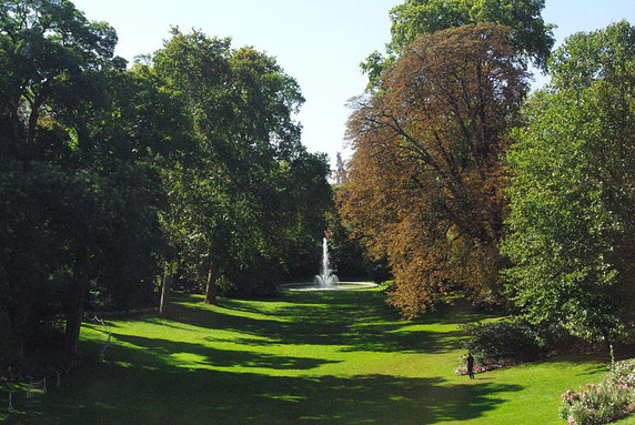 Jardins du palais de l'Elysée. Source Wikimedia Commons